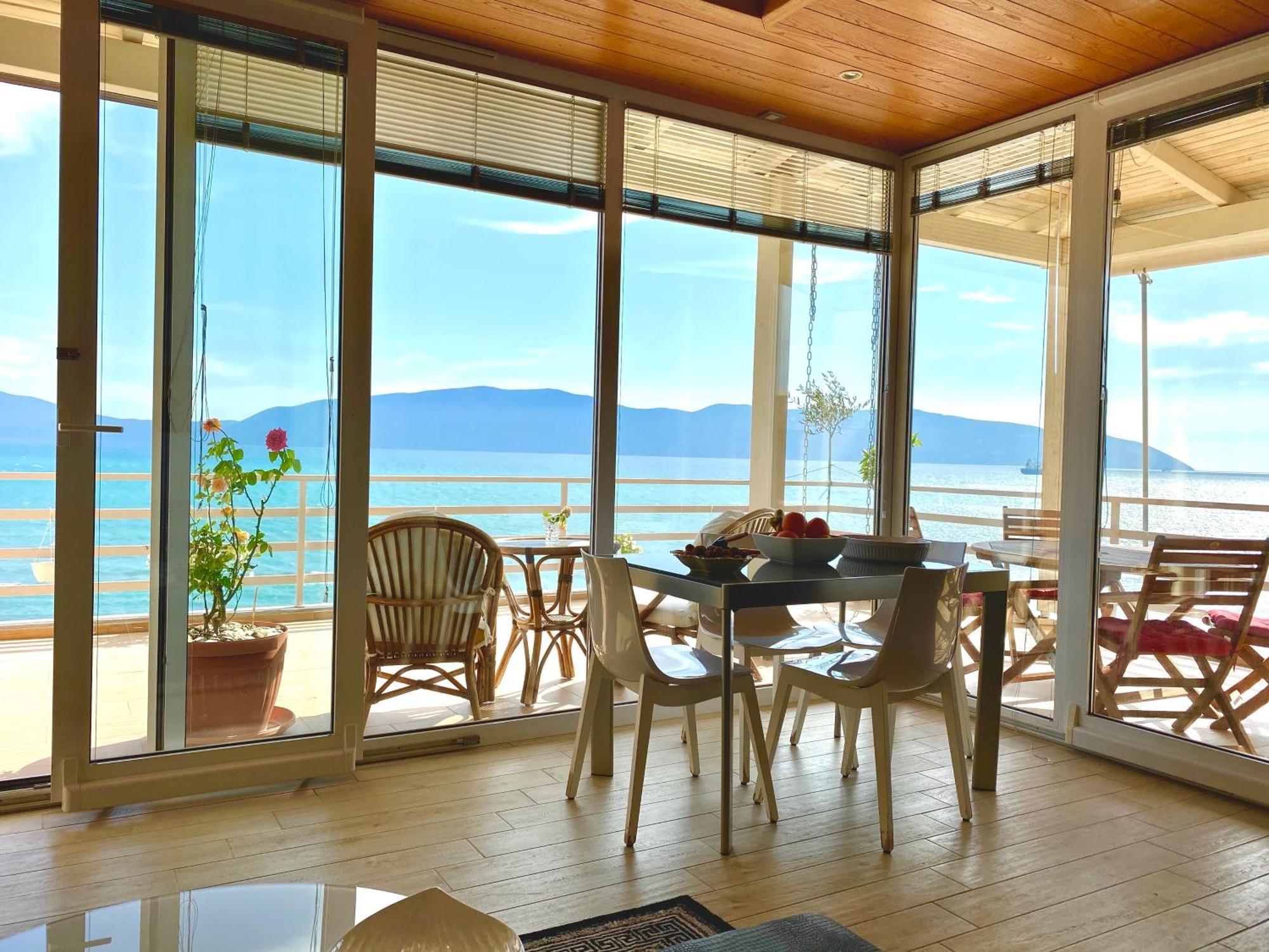 Eka Luxury Two-Bedroom Seaview Apartment Vlorë Eksteriør bilde